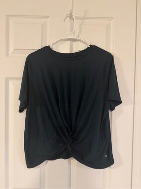 Knotted Front Short Sleeve Tee - Black